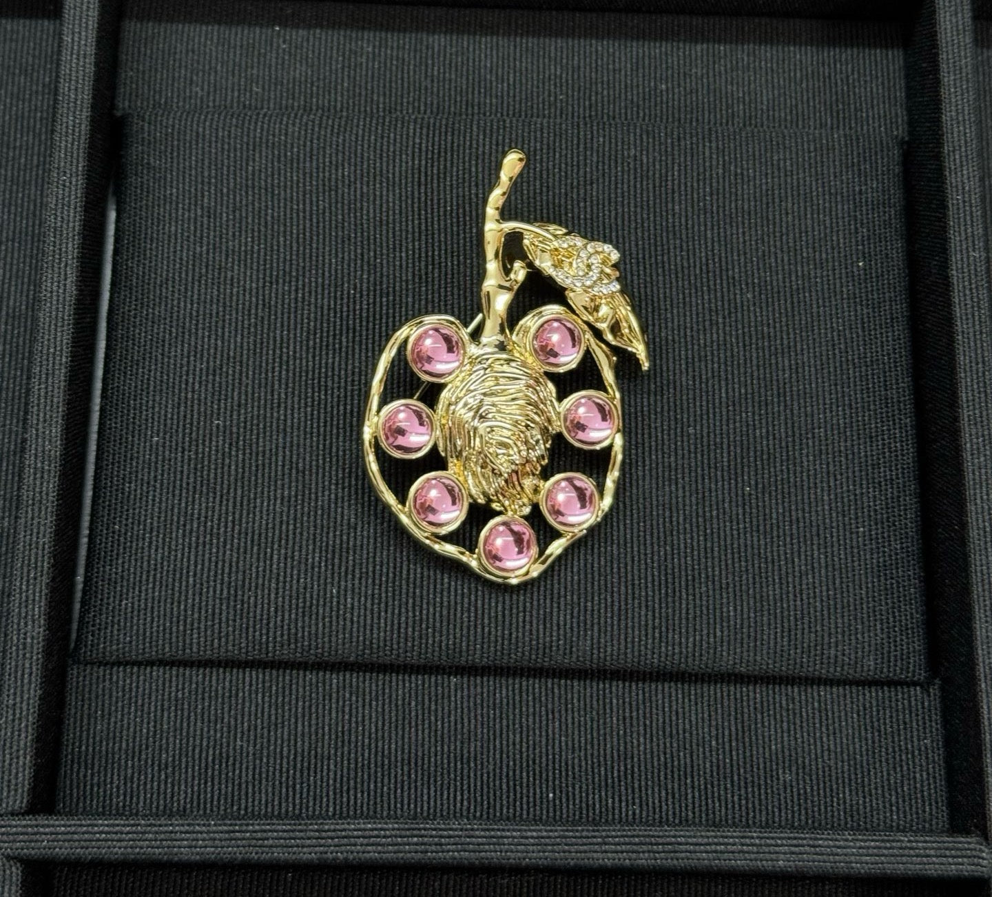 Brooches -9