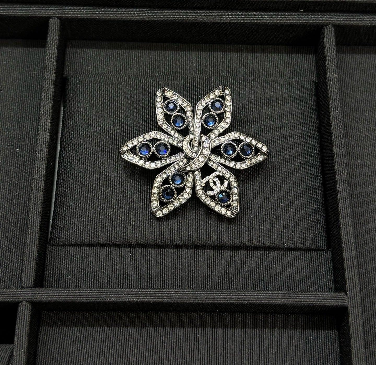 Brooches -10