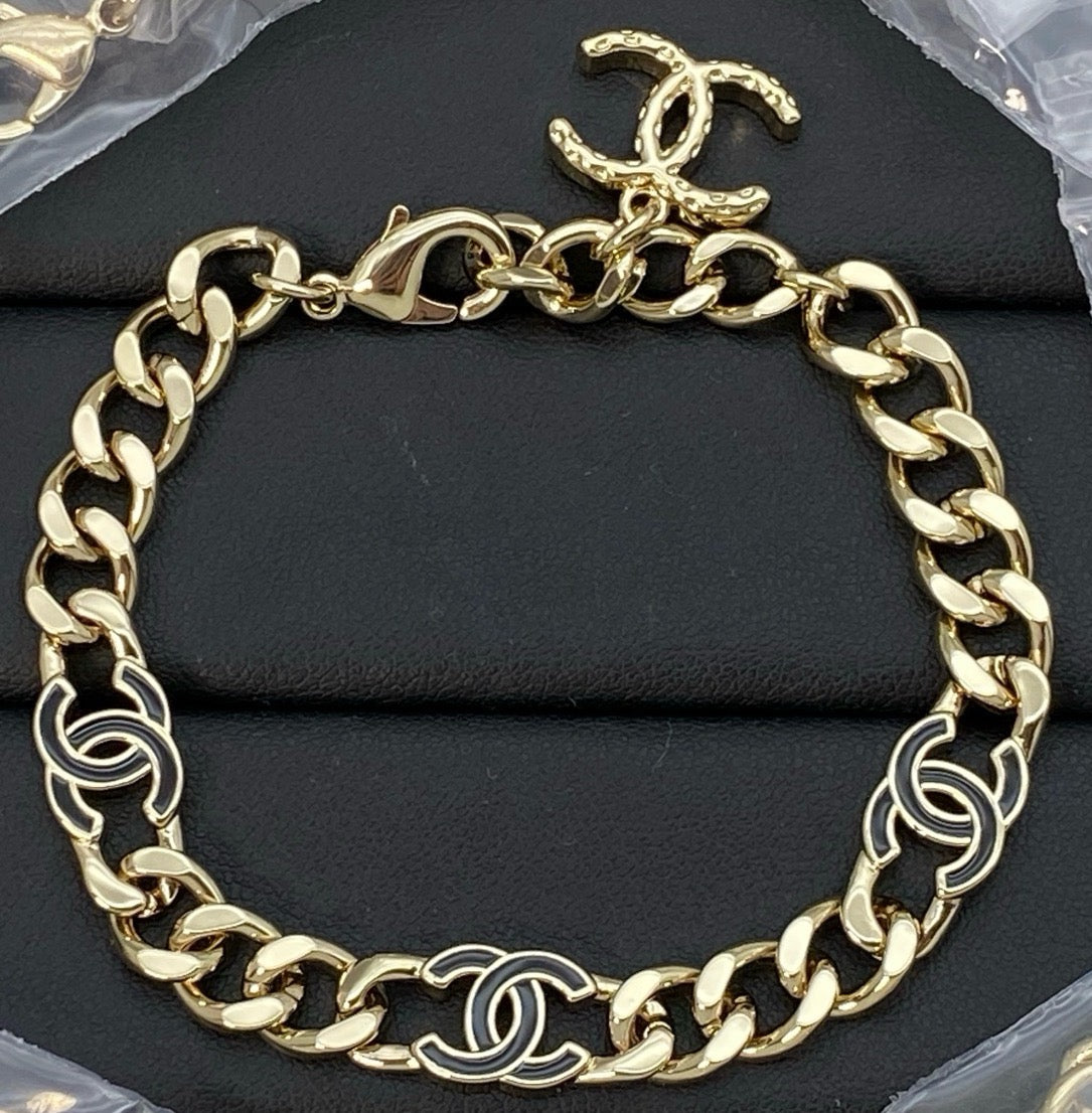Bracelets -10